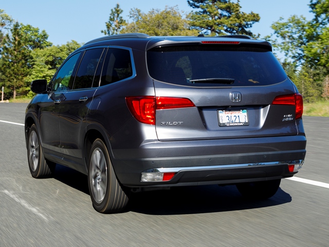 02 2017 Honda Pilot Comparo