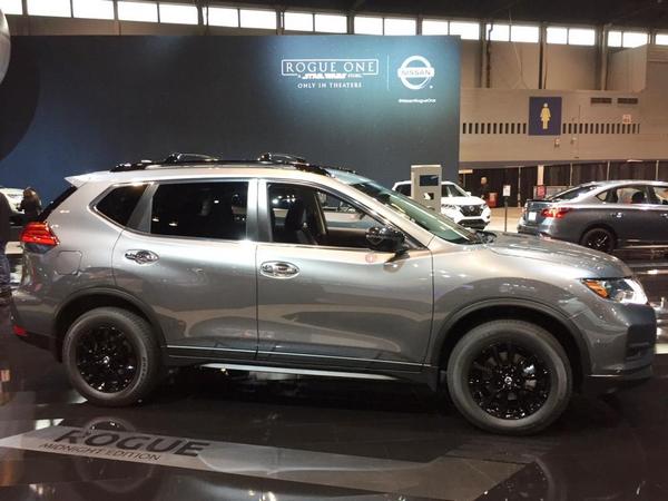 02 2017 Nissan Rogue Night Edition