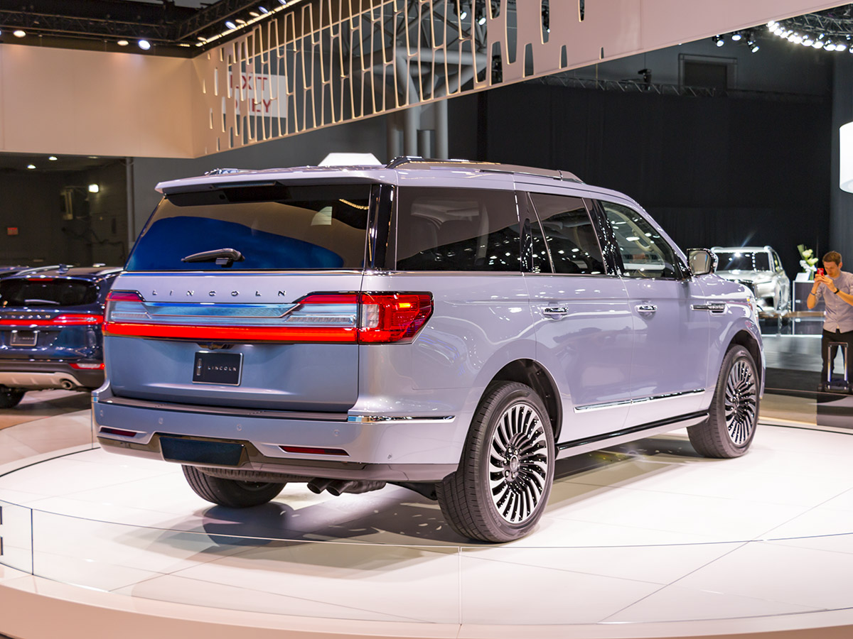 02 2018 Lincoln Navigator NYIAS KBB