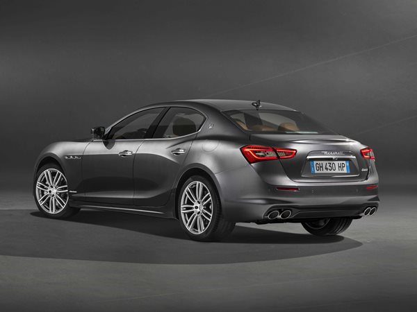 02 2018 Maserati Ghibli GranLusso