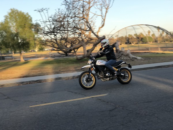 02 2018 Ducati Scrambler Desert Sled