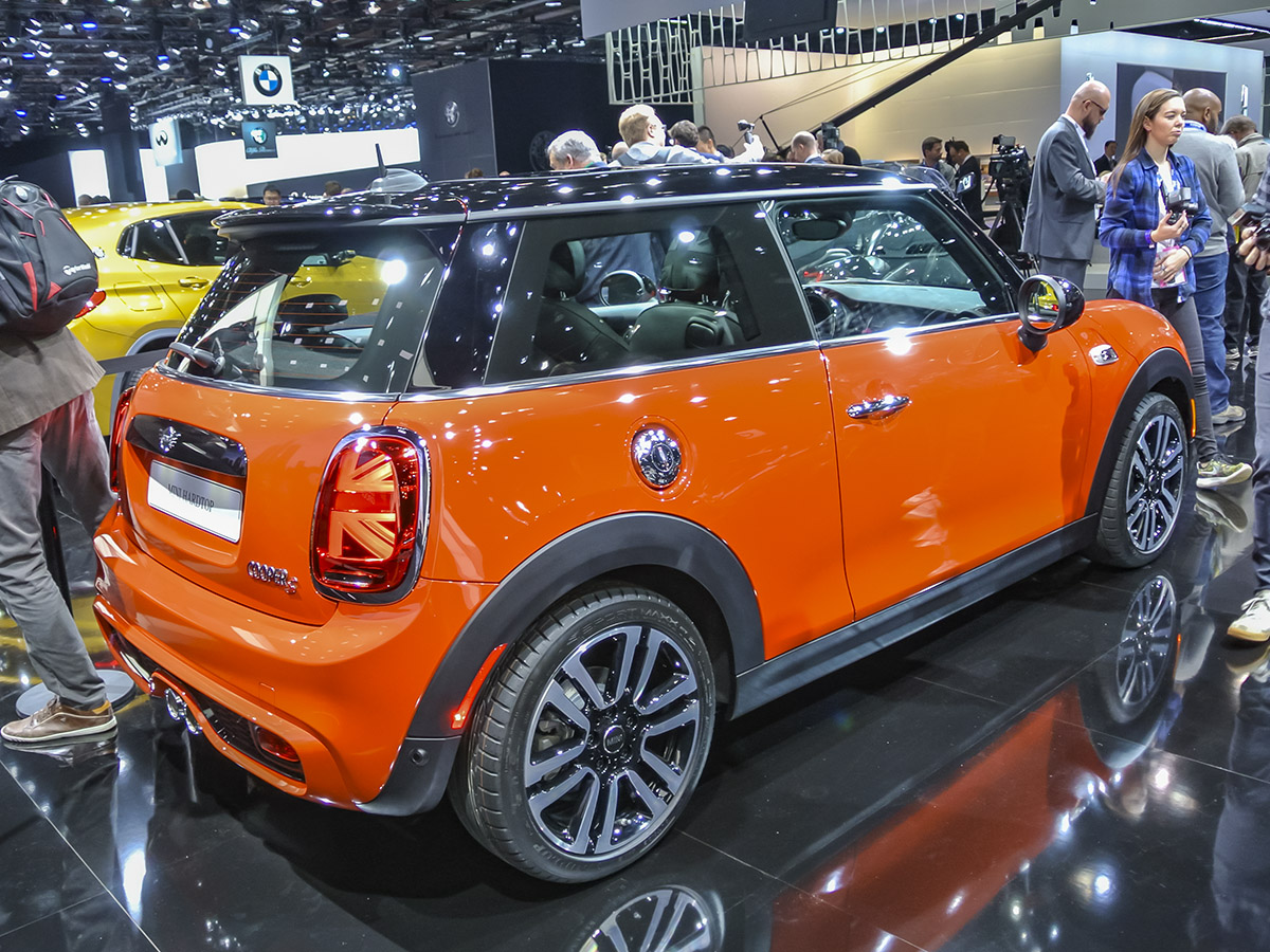 02 2019 Mini Hardtop NAIAS KBB