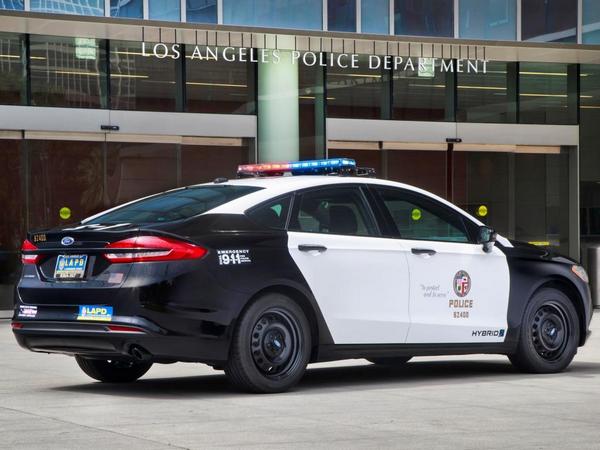 02 Ford Police Responder Hybrid Sedan