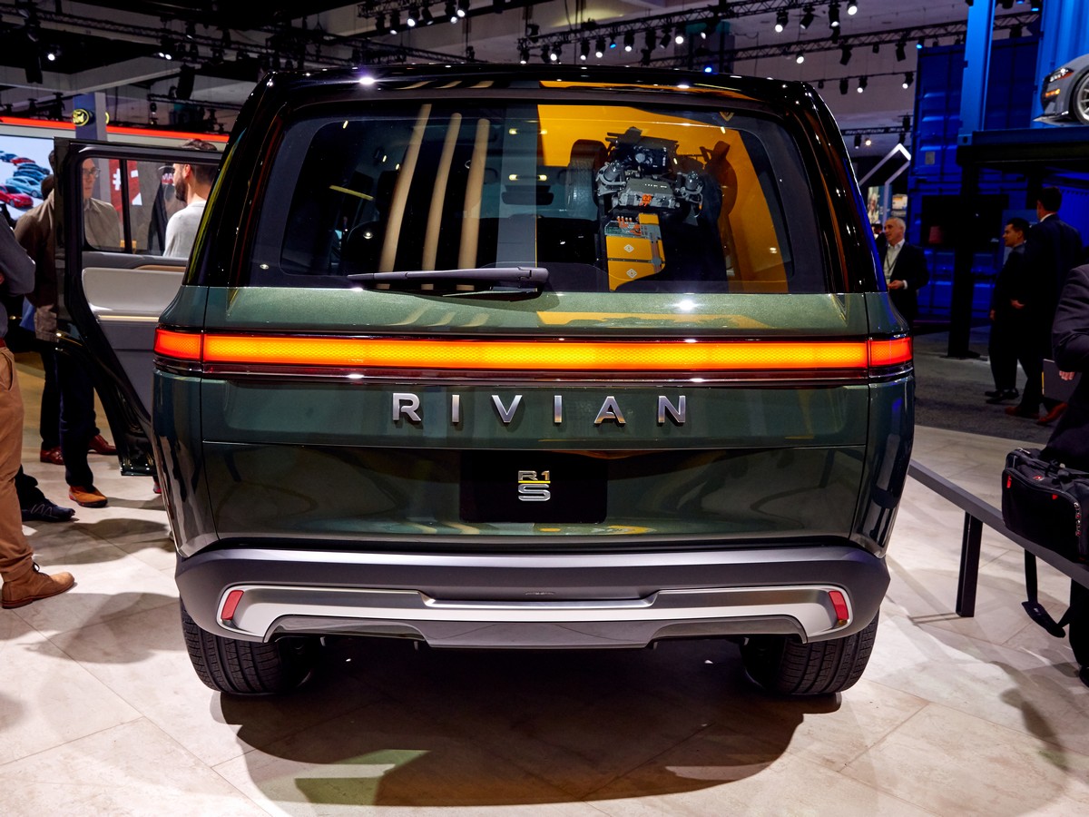 02 Rivian R1s Suv LA