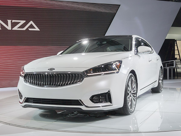03 2017 Kia Cadenza