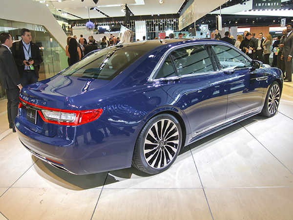 03 2017 Lincoln Continental