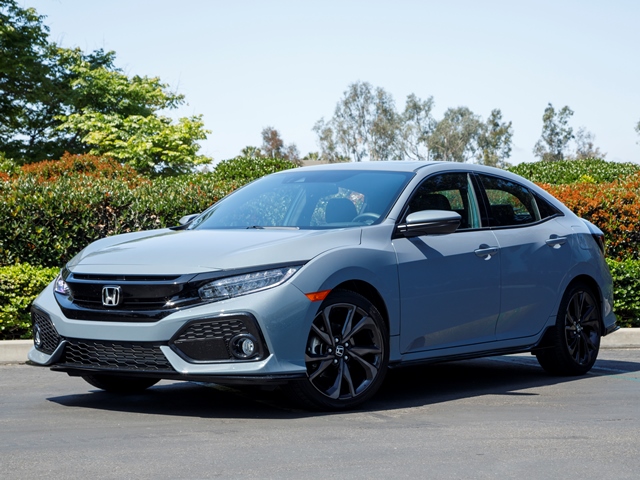03 2017 Honda Civic Hatch Comparo