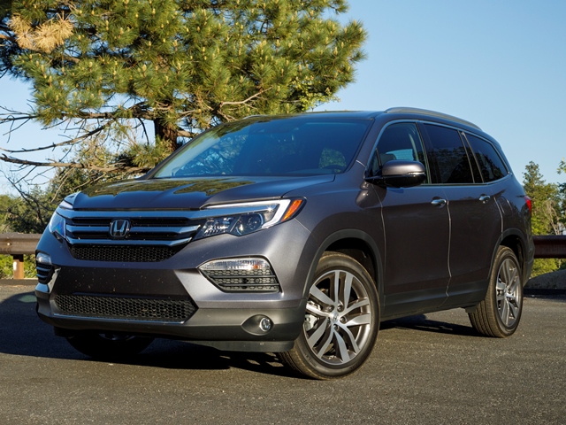 03 2017 Honda Pilot Comparo