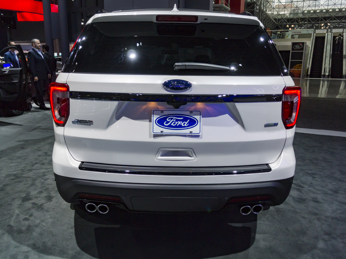 03 2018 Ford Explorer NYIAS KBB