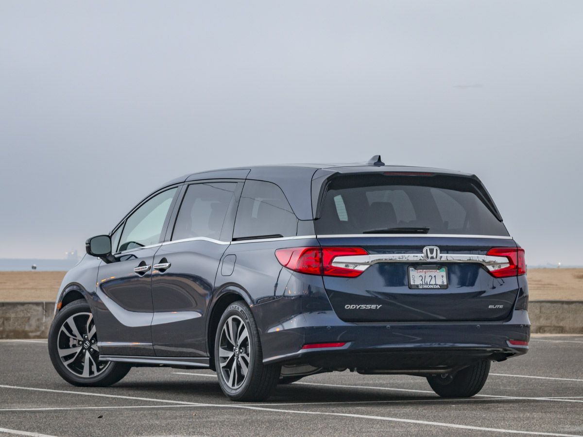 03 2018 Honda Odyssey Elite Exterior BB KBB