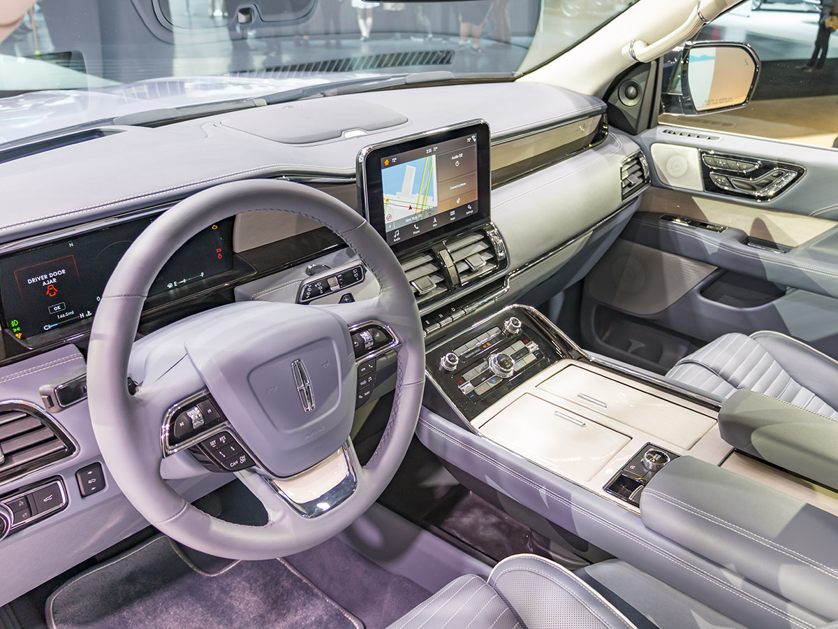 03 2018 Lincoln Navigator NYIAS KBB