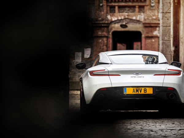 03 2018 Aston Martin Db11 V8