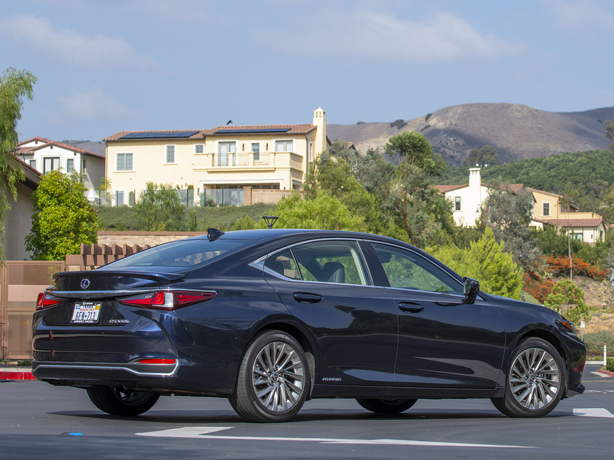 03 2019 Lexus Es 300h Bb