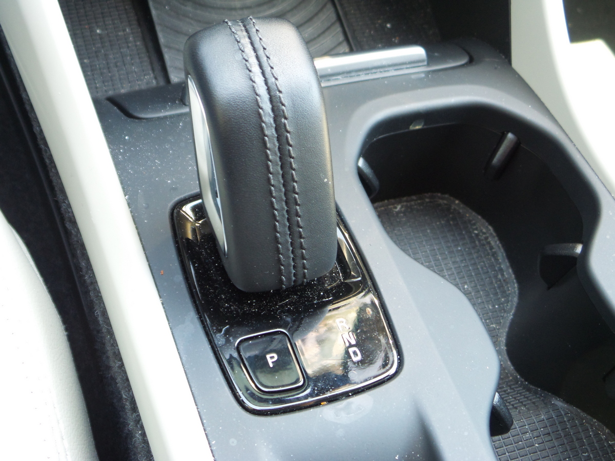 03 2019 Volvo Xc40 Gear Lever
