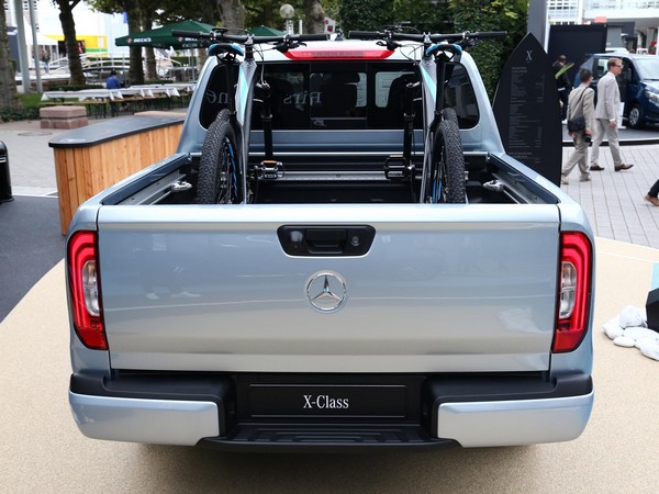 03 Mercedes Benz X Class NP