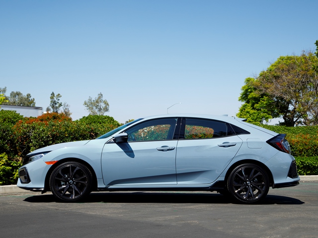 04 2017 Honda Civic Hatch Comparo