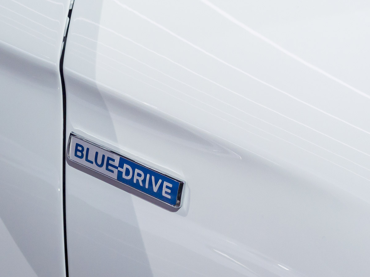 04 2017 Hyundai Ioniq LA