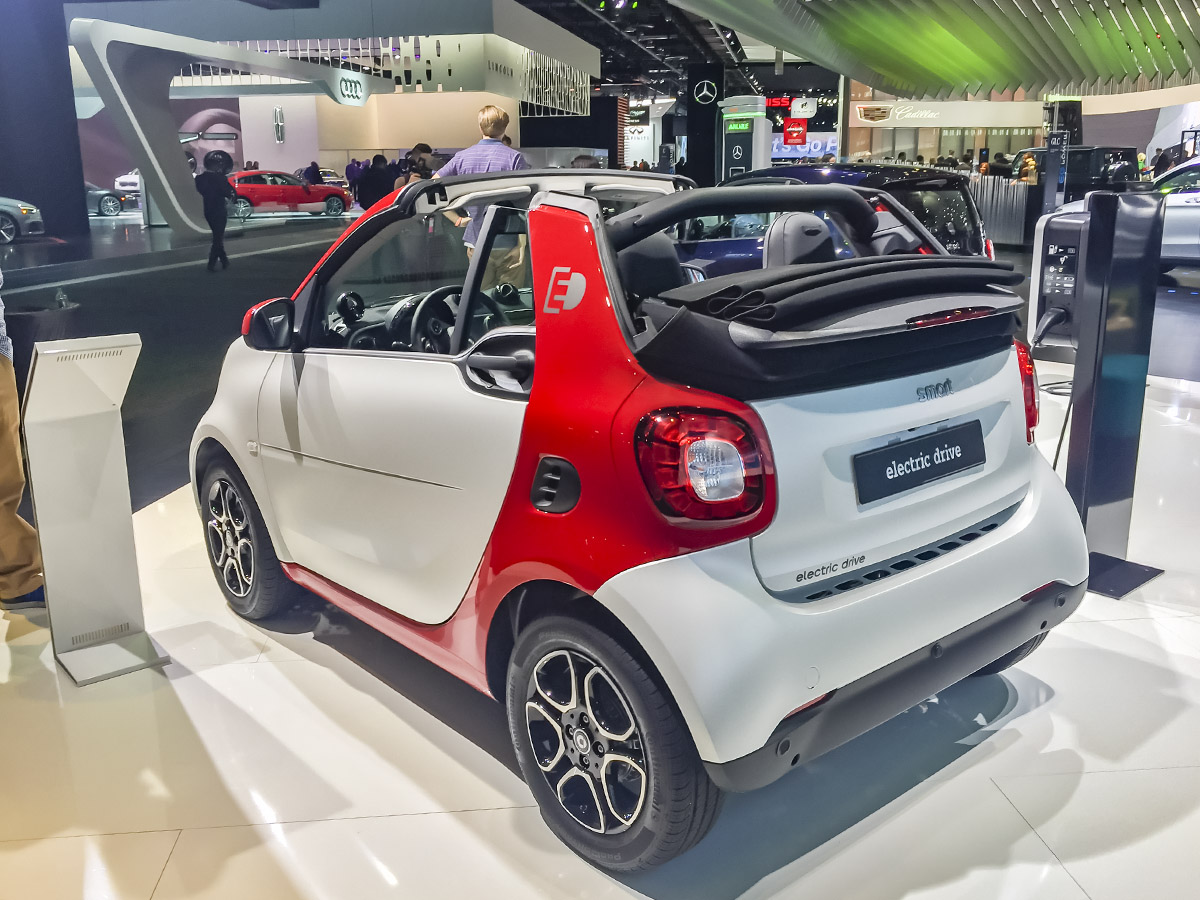 04 2019 Smart Electric Drive NAIAS KBB