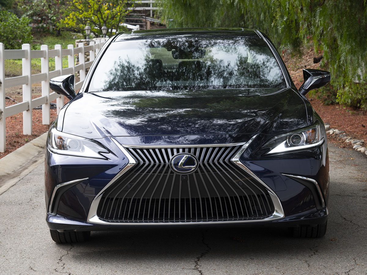 04 2019 Lexus Es 300h Bb