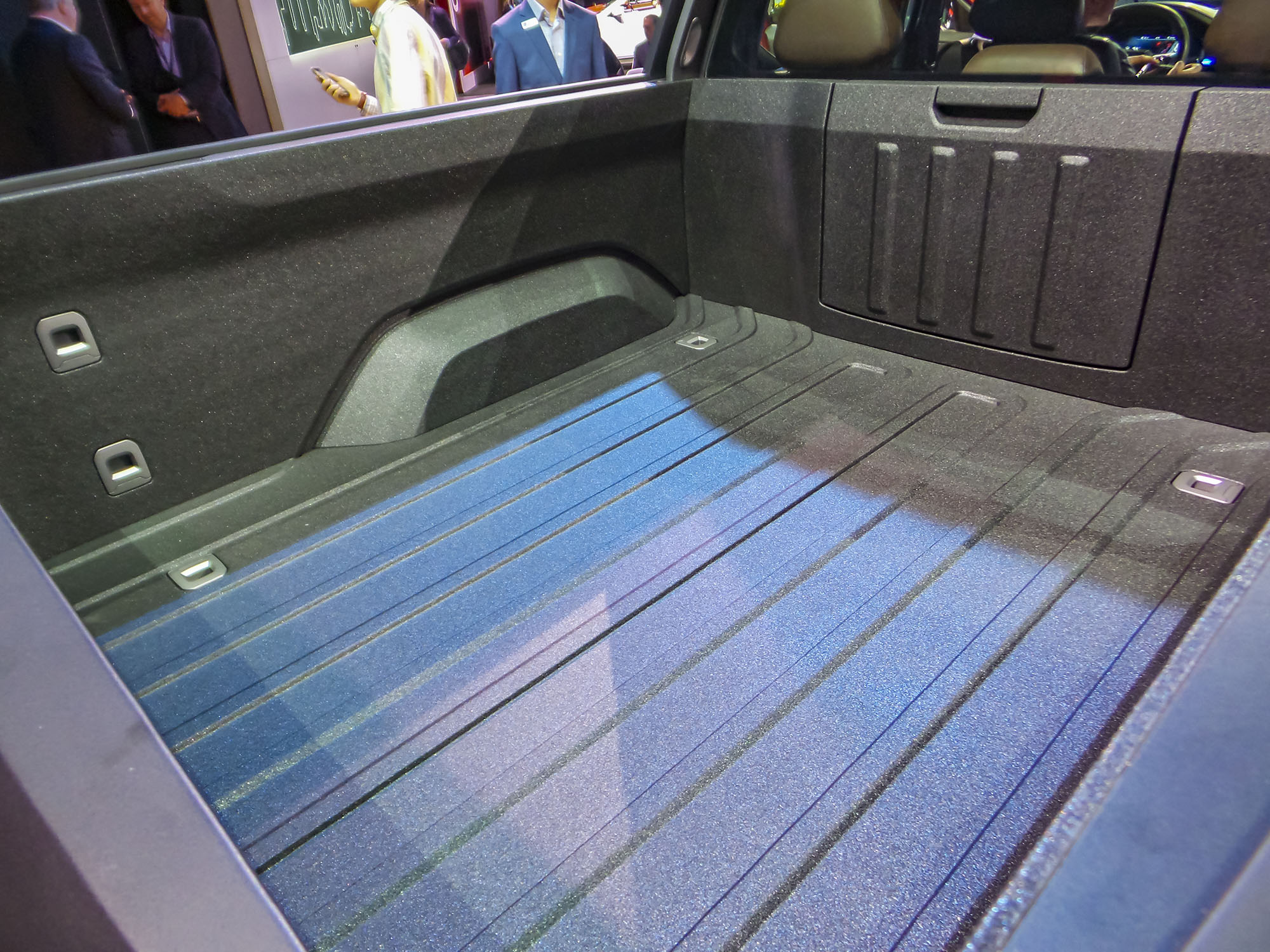 04 Volkswagen Atlas Tanoak Concept NYIAS KBB