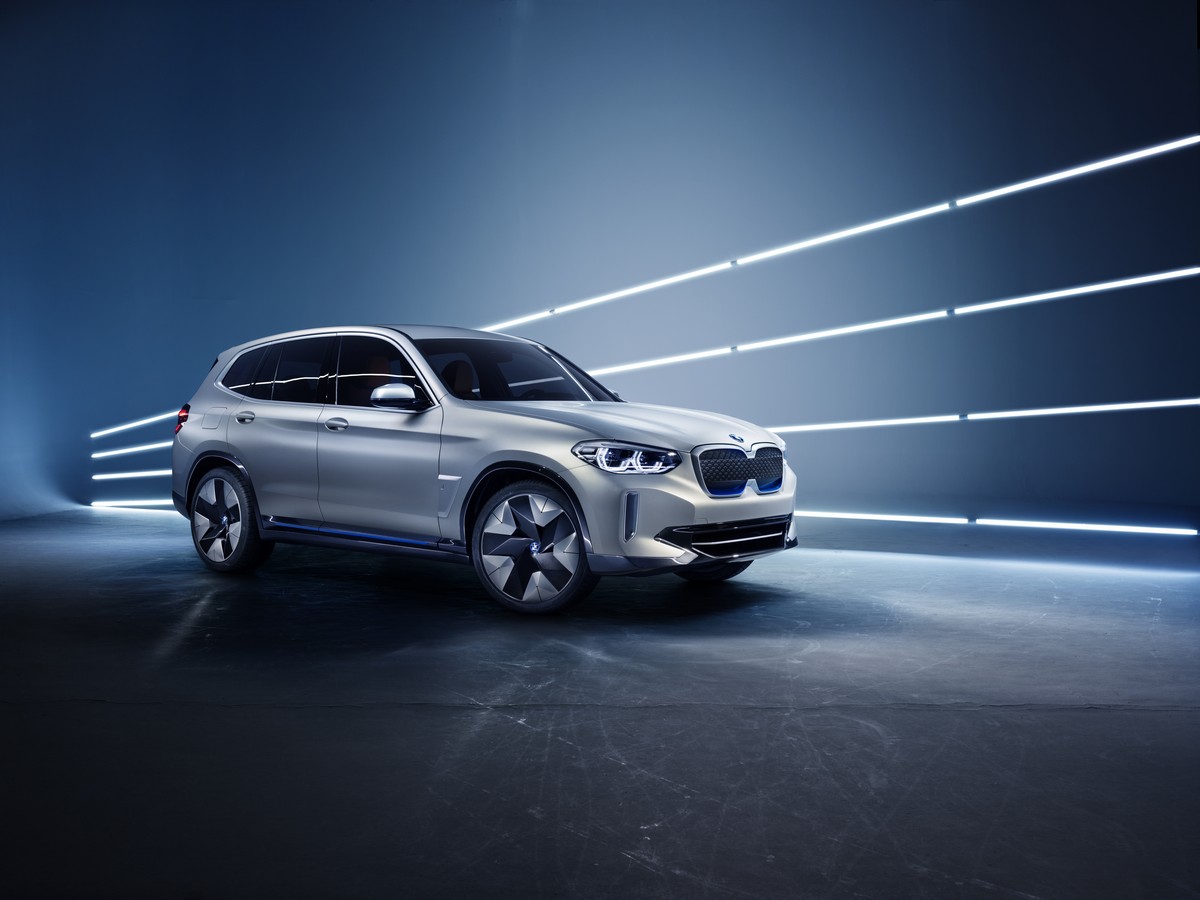 04 Bmw Ix3 Concept