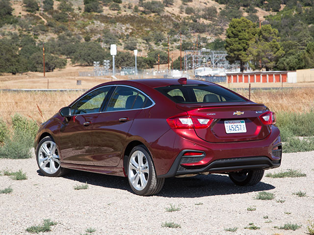 05 2016 Chevrolet Cruze Compact Sedan Comparison