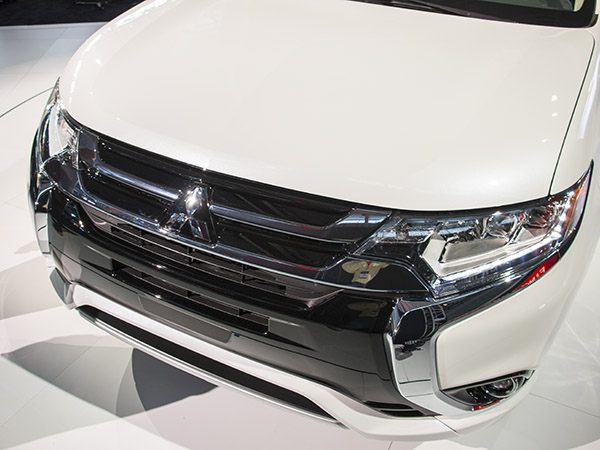 05 2017 Mitsubishi Outlander PHEV