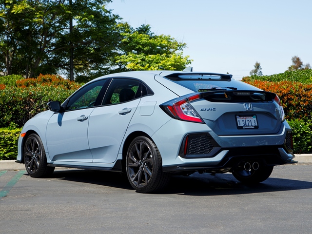 05 2017 Honda Civic Hatch Comparo