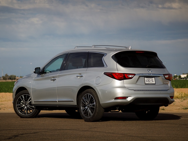 05 2017 Infiniti Qx60 Comparo
