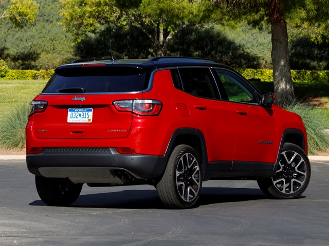 05 2017 Jeep Compass Comparo