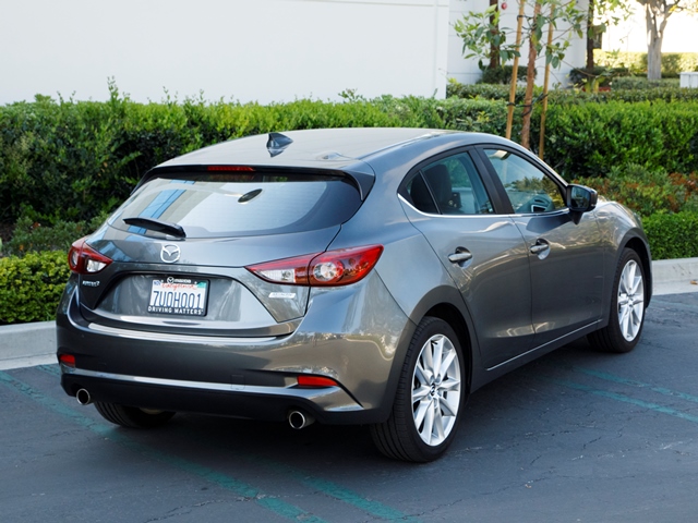 05 2017 Mazda Mazda3 Hatch Comparo