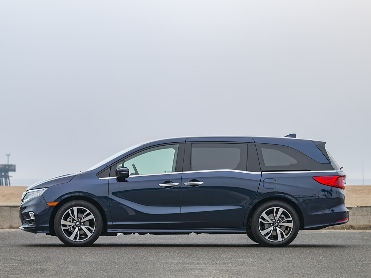 05 2018 Honda Odyssey Elite Exterior BB KBB