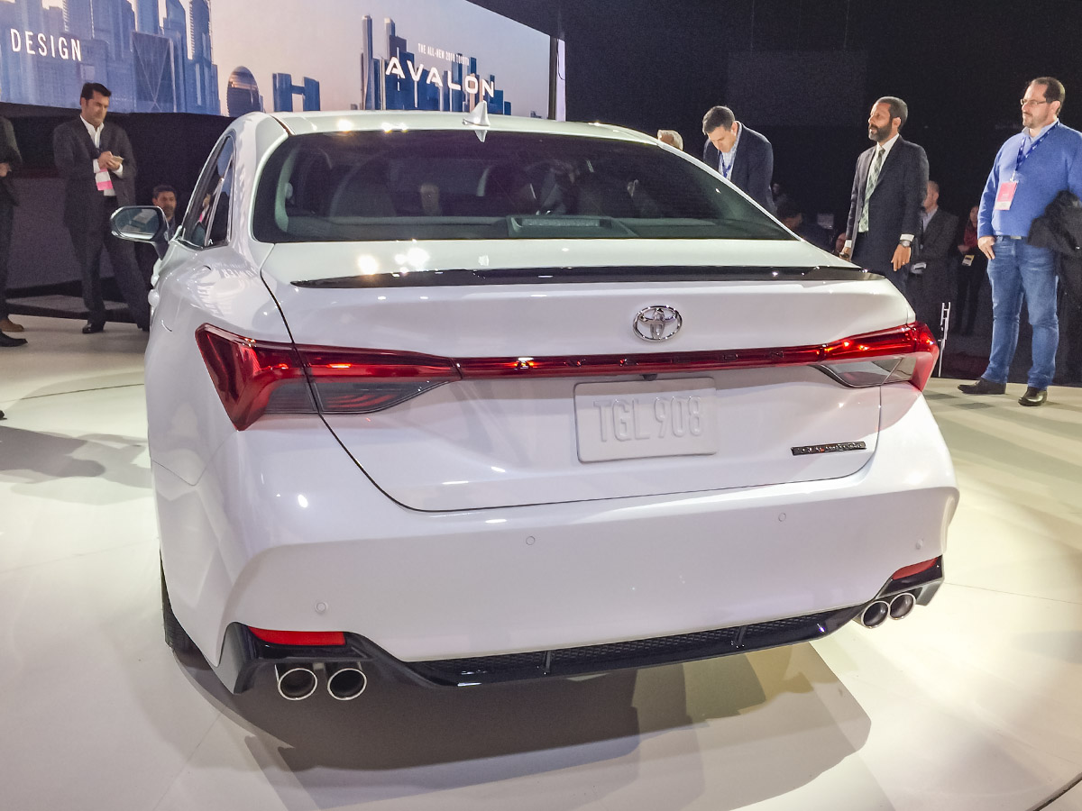 05 2019 Toyota Avalon NAIAS KBB