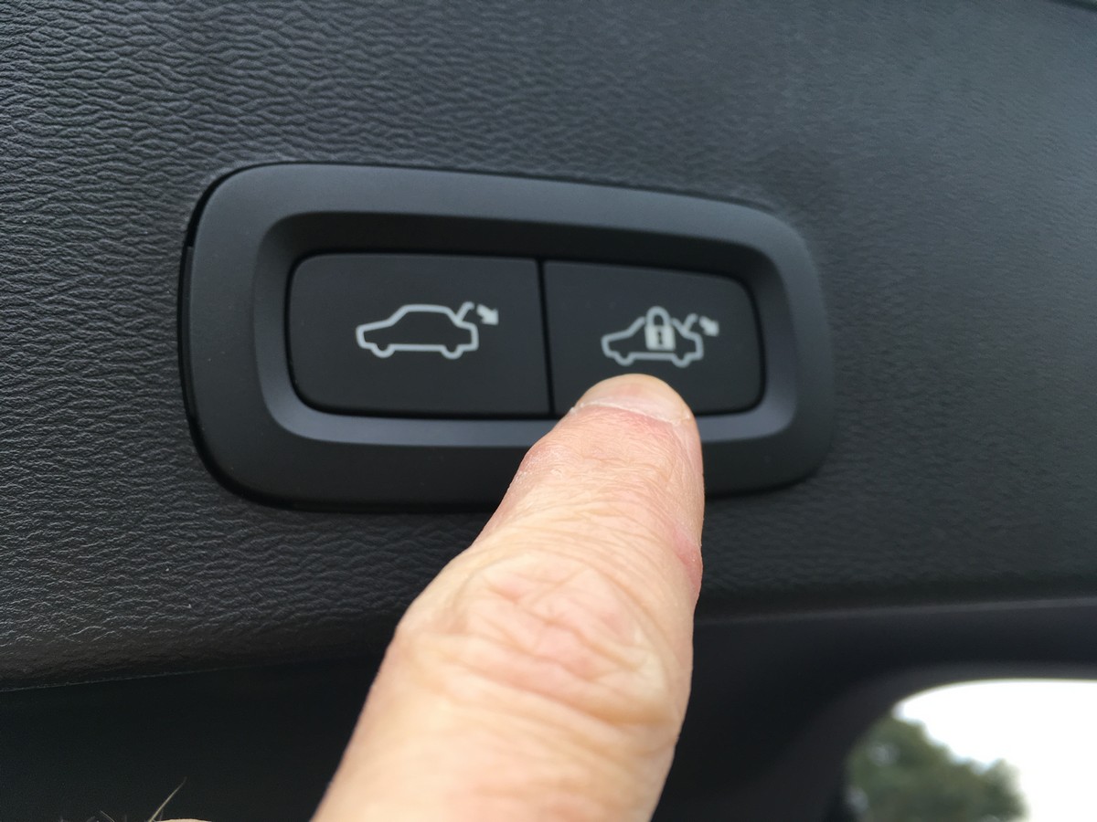 05 2019 Volvo XC40 Secret Lock