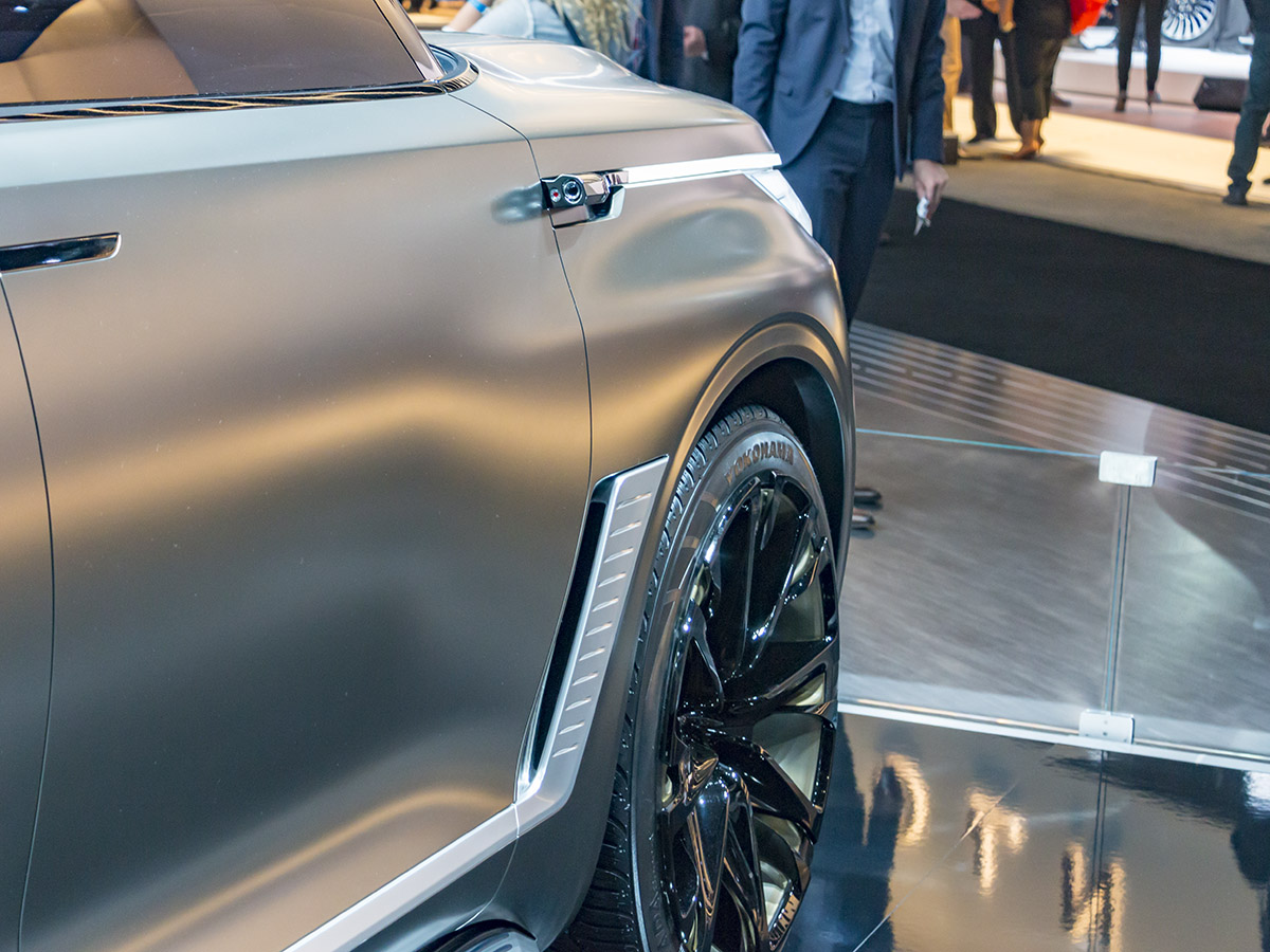05 Infiniti Qx80 Monograph Concept NYIAS KBB