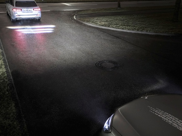 05 Mercedes Benz Digital Lighting