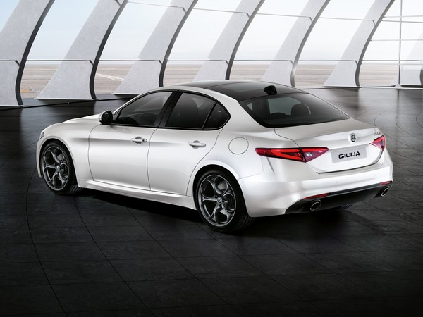 06 2017 Alfa Romeo Giulia