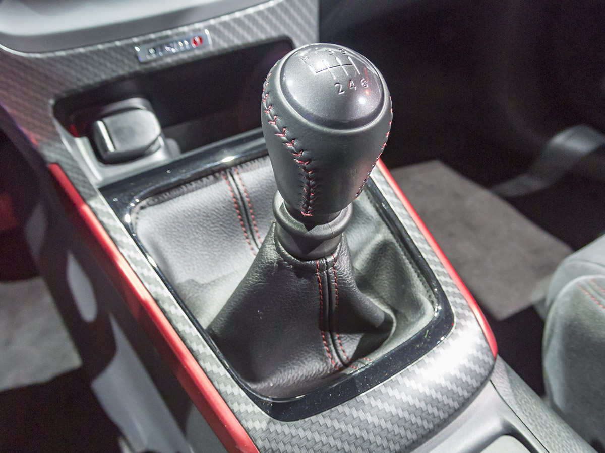 06 2017 Nissan Sentra Nismo La