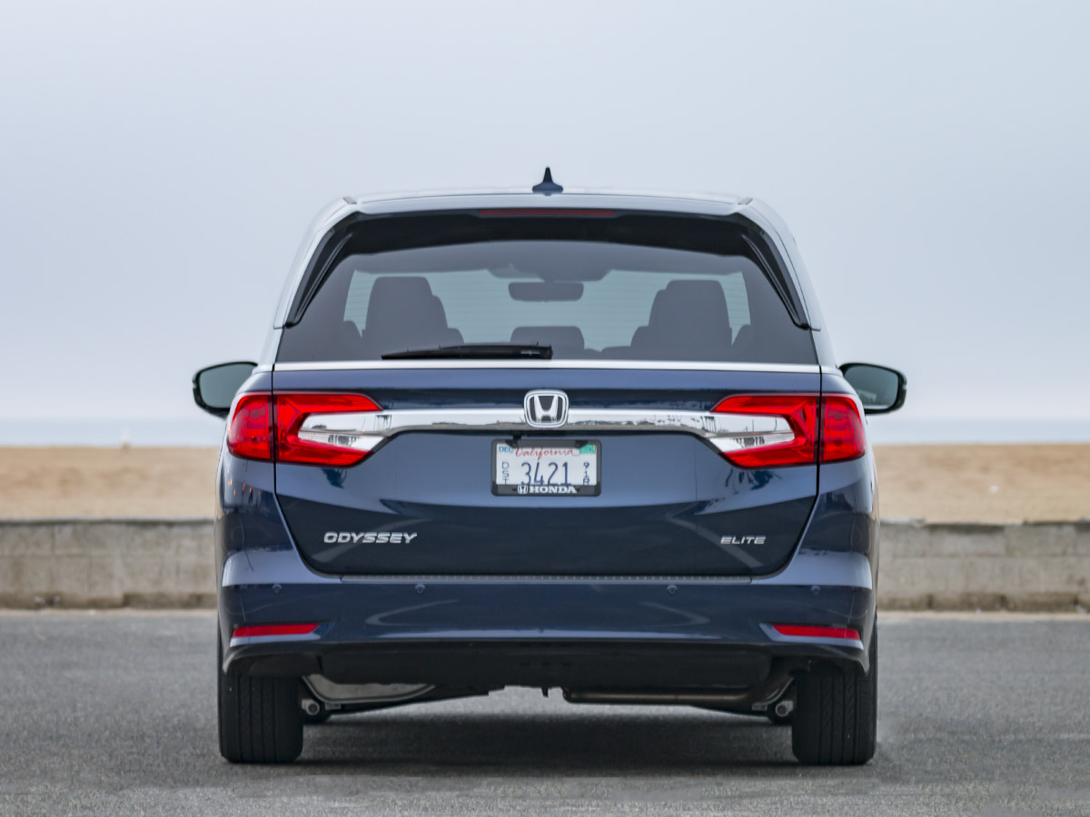 06 2018 Honda Odyssey Elite Exterior BB KBB