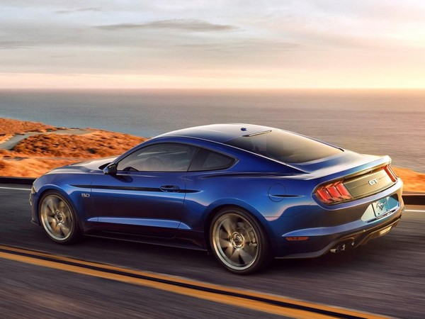 06 2018 Ford Mustang