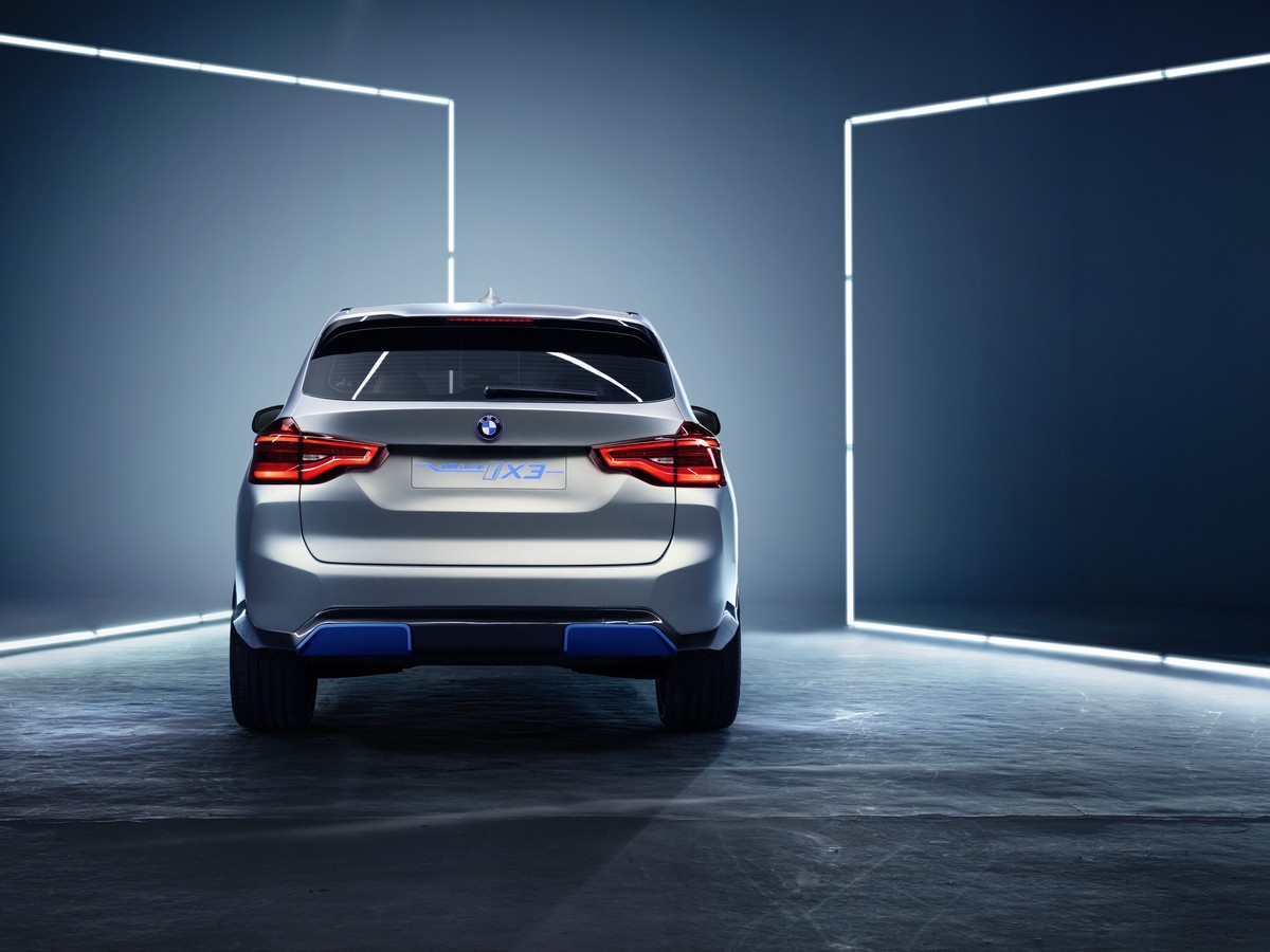 06 Bmw Ix3 Concept