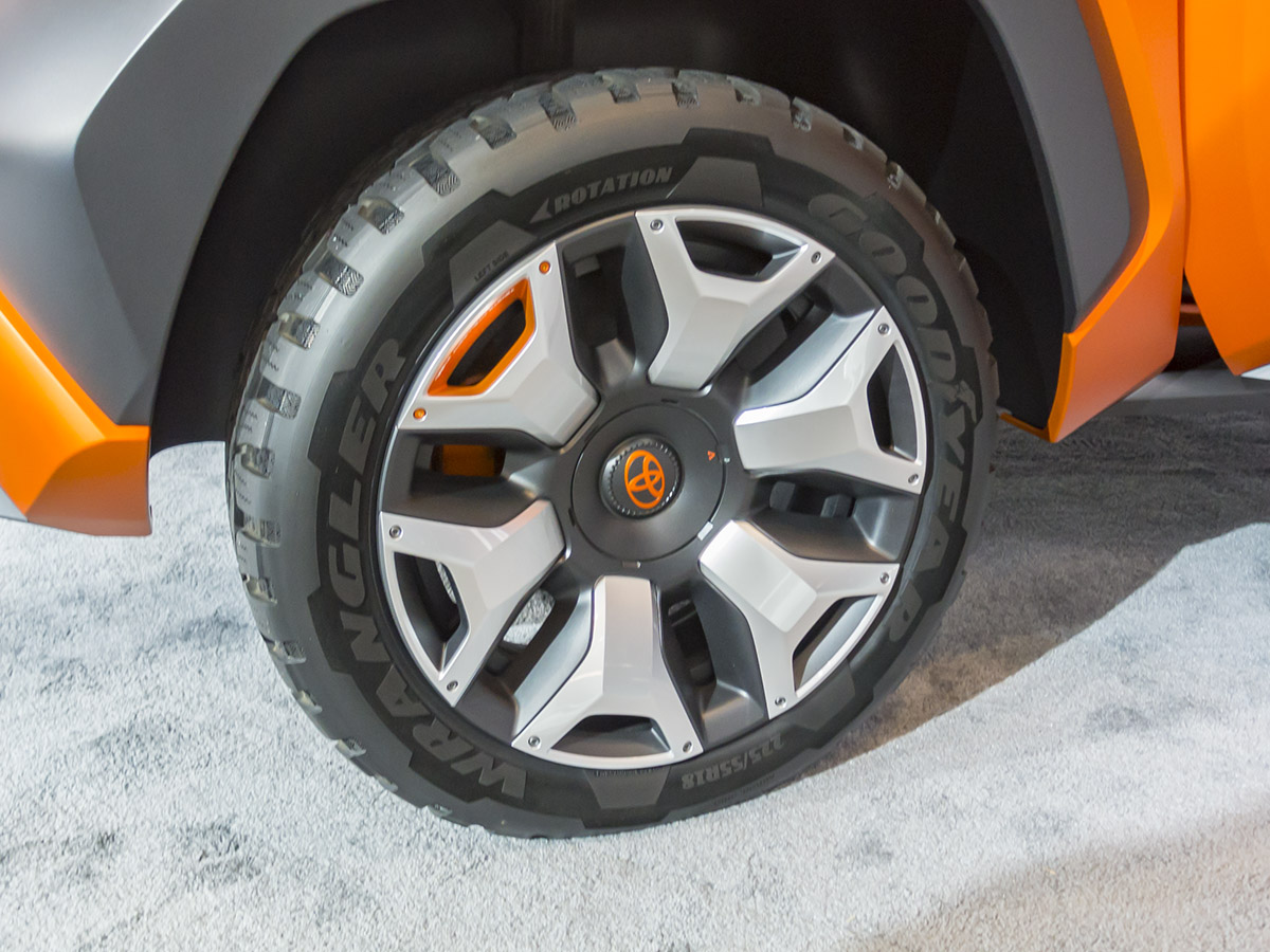 07 Toyota FT 4X Concept NYIAS KBB