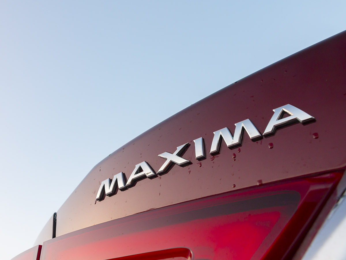 08 2016 Nissan Maxima Long Term Exterior