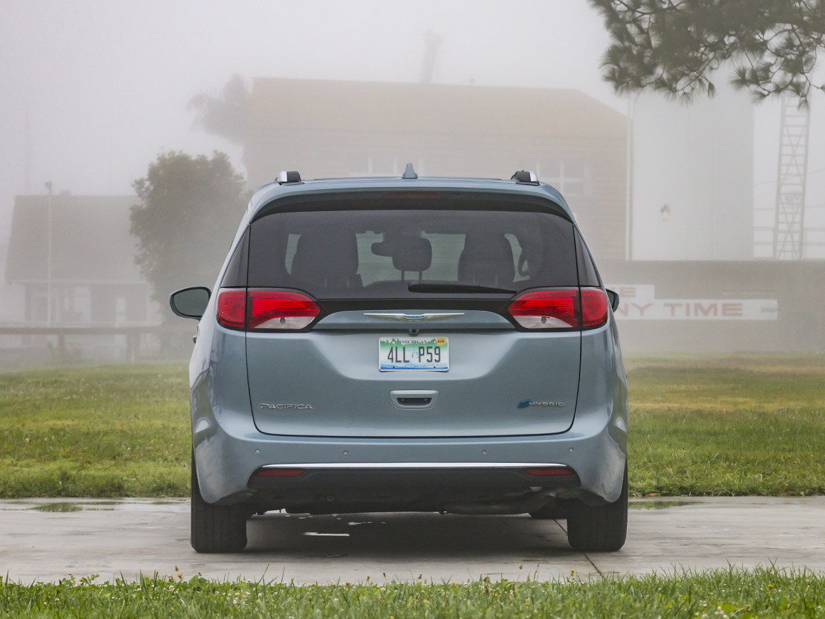 08 2017 Chrysler Pacifica EHybrid Exterior KBB