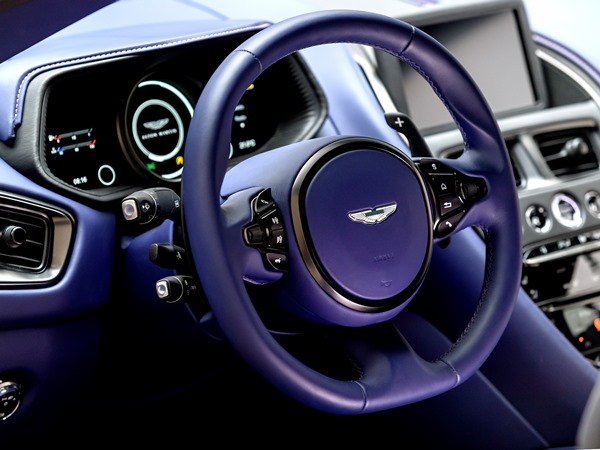 08 2018 Aston Martin Db11 V8