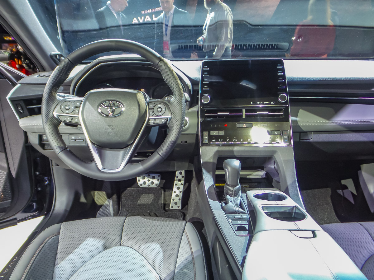 08 2019 Toyota Avalon NAIAS KBB