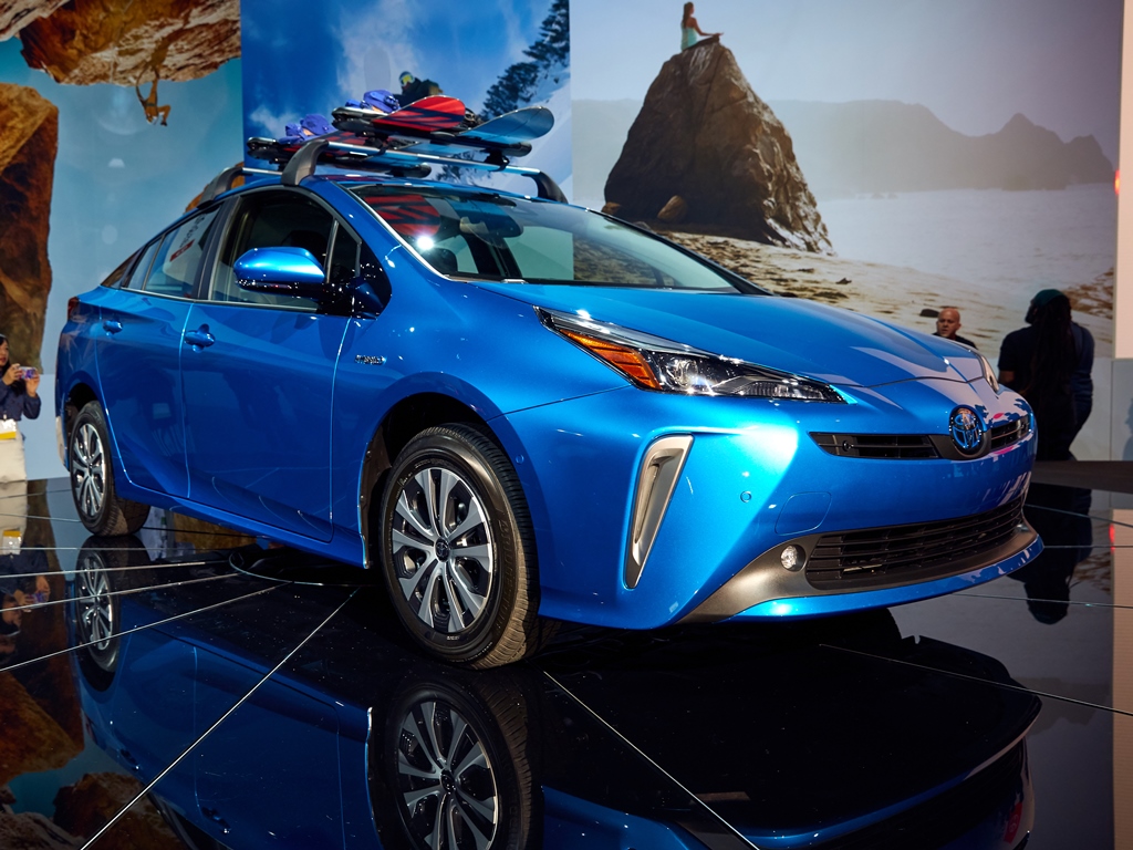 08 2019 Toyota Prius Awd LA