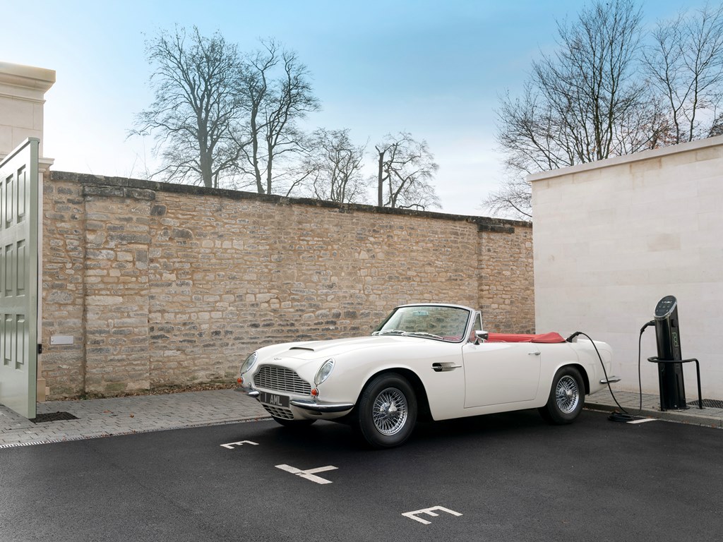 08 Aston Martin Heritage Ev Concept
