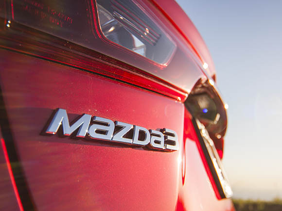 09 2015 Mazda3 KBB