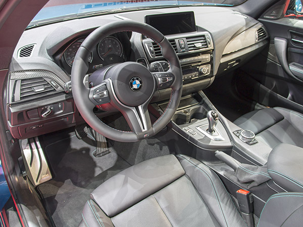 09 2017 BMW M2
